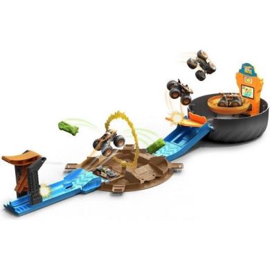Игровой набор «Трюки в шине» серии «Monster Trucks» Hot Wheels GVK48
