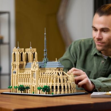 Конструктор Нотр-Дам-де-Пари LEGO Architecture 21061