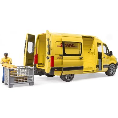 Набор игрушечный автомобиль Mercedes Benz Sprinter курьер DHL с фигуркой Bruder 02671