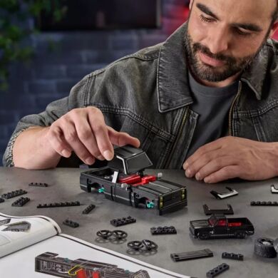 Коллекционный конструктор серии Speed ​​Chevy '83 Silverado от Mattel Brick Shop JKG42