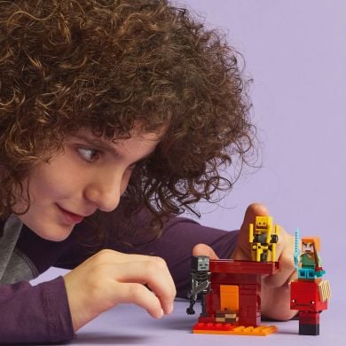 Конструктор Битва со скамьей в Незере LEGO Minecraft 21266
