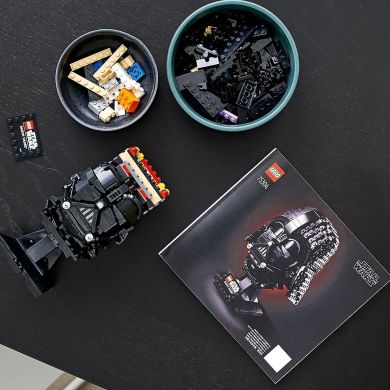 Конструктор LEGO Star Wars Шолом Дарта Вейдера 834 деталі 75304