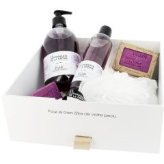 Набор &laquo;Фиалка&raquo;: мыло, гель, твердое мыло &times;2, мочалка Savon de la Dr&ocirc;me 3760311955457