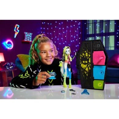 Набор-сюрприз Ужас-секреты Френки серии Неоновые и бомбардировщики Monster High HNF79