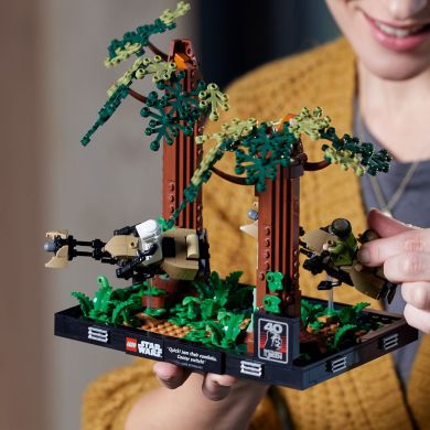 Конструктор Диорама «Погоня на спидере на Эндоре» LEGO Star Wars 75353