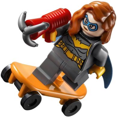 Конструктор LEGO Super Heroes Бэтмен против Джокера: погоня на Бэтмобиле 136 деталей 76180
