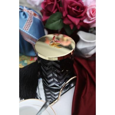 Свеча черная аромат бергамота+шарф и крышка с красной пчелкой Cote noire HCG02