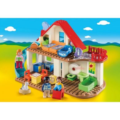 Ігровий набір Playmobil Будиночок в селі 70129