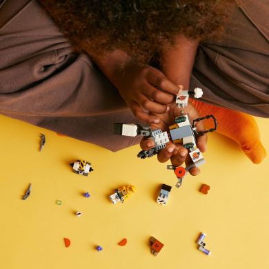Конструктор Костюм робота для конструювання в космосі LEGO City 60428