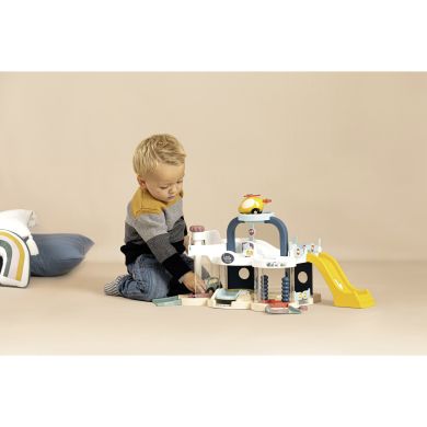 Игровой набор Smoby Little Первый гараж с машинкой, 56x29x32 см, 18мес+ 7600140202