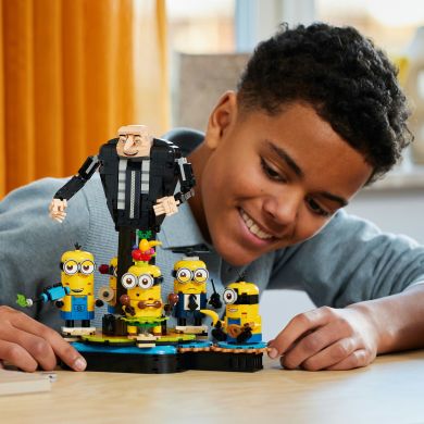 Конструктор Ґру й посіпаки з кубиків LEGO Minions 75582