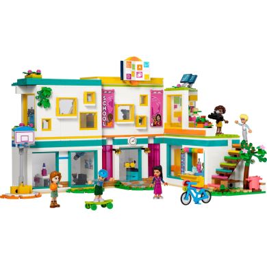 Конструктор LEGO Friends Хартлейк-Сити: международная школа 985 деталей 41731