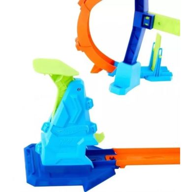 Игровой набор Чемпион невероятных прыжков Hot Wheels JLM91