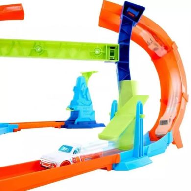 Игровой набор Чемпион невероятных прыжков Hot Wheels JLM91