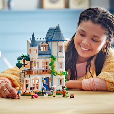 Конструктор Замковая гостиница «Ночлег и завтрак» LEGO Friends 42638