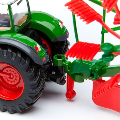 Модель ТРАКТОР FENDT 1050 VARIO з роторними валковими граблями (10 cm) Bburago 18-31665