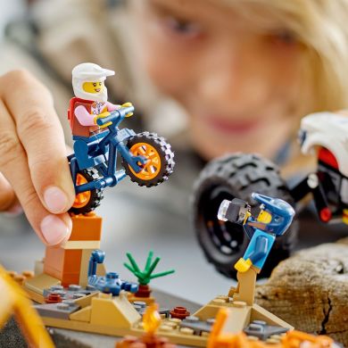 Конструктор LEGO City Пригоди на позашляховику 4x4 252 деталей 60387
