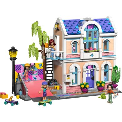 Конструктор LEGO Friends Семейный дом Лиан 42687