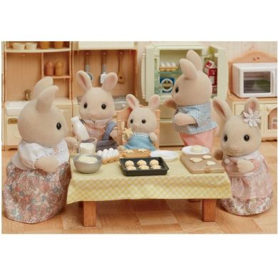 Игровой набор Sylvanian Families Семья Молочных Кроликов обновлена 5706