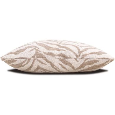Подушка Eliza, бежевая, с узором тигр Richmond Interiors 215970
