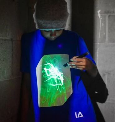 Футболка Illuminated Apparel Super Green Glow In The Dark 9-11 років блакитна з лазером IA100074