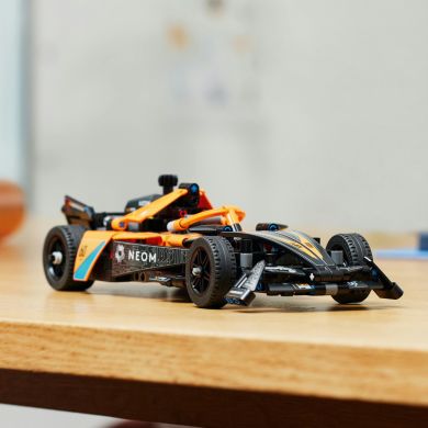 Конструктор Автомобіль для перегонів NEOM McLaren Formula E LEGO TECHNIC 42169