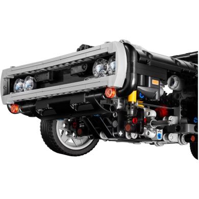 Конструктор LEGO TECHNIC Dodge Charger Домініка Торетто 1077 деталей 42111