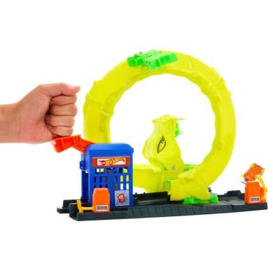 Игровой набор Спиральная атака Змеи серии Опасные создания Hot Wheels JBM63