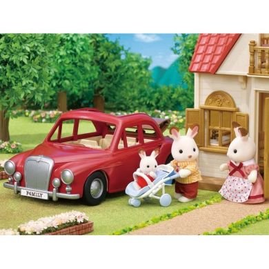 Игровой набор Sylvanian Families Красный автомобиль 5448