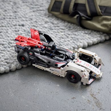 Конструктор Formula E® Porsche 99X Electric Lego Technic 42137