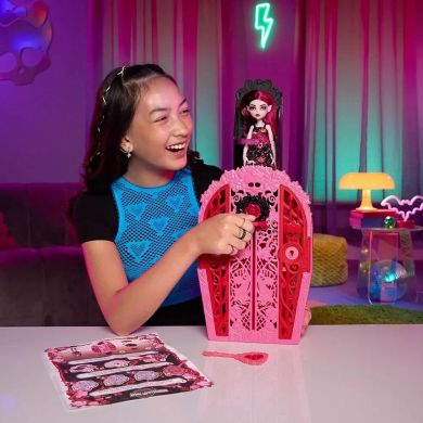 Набор-сюрприз Ужас-секреты Дракулоры серии Цвет и тьма Monster High HYT72