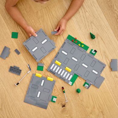 Конструктор LEGO City Дорожні плити 112 деталей 60304