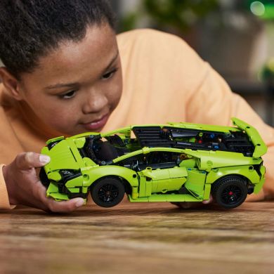 Конструктор LEGO Technic Lamborghini Huracán Tecnica 806 деталей 42161