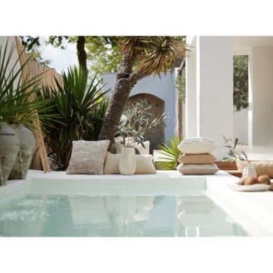 Подушка 45x45 см HUMADA букле натуральна Light&Living 7485584