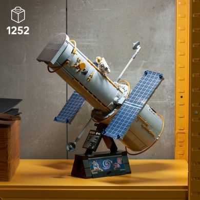 Конструктор Космический телескоп &laquo;Габбл&raquo; V29 Lego Icons 1252 дет. 11382