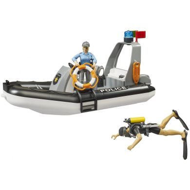 Набор игрушечный полицейский автомобиль RAM 2500 с лодкой и фигурками Bruder 02507