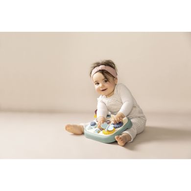 Функциональный бизиборд Smoby Little Активность, 23,5х25х6,7см., 12 мес. + SMOBY TOYS 7600140317