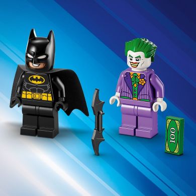 Конструктор LEGO DC Batman Погоня на Бэтмобиле: Бэтмен против Джокера 54 детали 76264